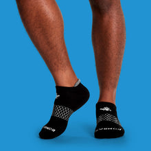 Load image into Gallery viewer, Men's Gripper Ankle Socks