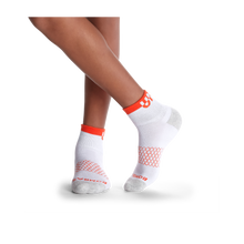 Load image into Gallery viewer, Yara Unite Quarter Socks - Blood Orange