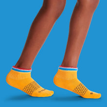 Load image into Gallery viewer, Youth Sesame Street Fuzzy Ernie Socks