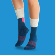 Load image into Gallery viewer, Women's Sesame Street Grover Colorblock Socks