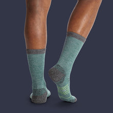 Load image into Gallery viewer, Men's Performance Merino Hiking Calf Socks