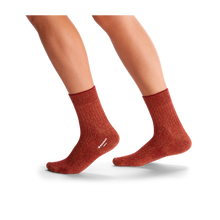 Load image into Gallery viewer, Women's Lightweight Sparkle Ribbed Quarter Sock Gift Box