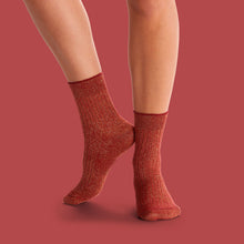 Load image into Gallery viewer, Women's Lightweight Sparkle Ribbed Quarter Sock Gift Box