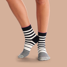 Load image into Gallery viewer, Women's Lightweight Quarter Sock 4-Pack