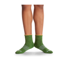 Load image into Gallery viewer, Sesame Street Fuzzy Oscar the Grouch Socks