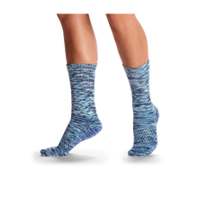 Load image into Gallery viewer, Women's Gripper Calf Socks