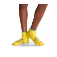 Load image into Gallery viewer, Youth Sesame Street Fuzzy Bert Socks
