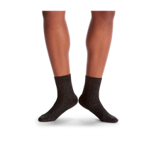 Load image into Gallery viewer, Women's Lightweight Sparkle Ribbed Quarter Socks
