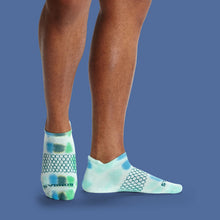 Load image into Gallery viewer, Men's Color Swatch Tie Dye Ankle Socks
