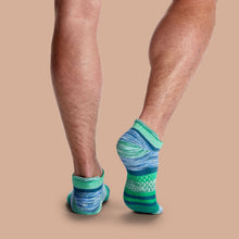 Load image into Gallery viewer, Men's Brush Stripe Ankle Socks
