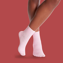 Load image into Gallery viewer, Women's Lightweight Sparkle Ribbed Quarter Socks

