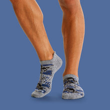 Load image into Gallery viewer, Men's Camo Ankle Socks
