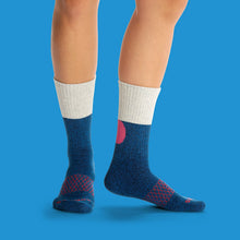 Load image into Gallery viewer, Women's Sesame Street Grover Colorblock Socks
