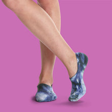 Load image into Gallery viewer, Women's Lightweight Tie Dye No Show Socks
