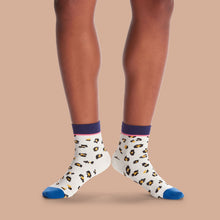 Load image into Gallery viewer, Women's Lightweight Quarter Sock 4-Pack

