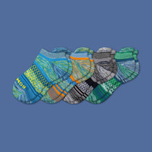 Load image into Gallery viewer, Youth Brush Stripe Ankle Sock 4-Pack
