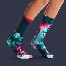 Load image into Gallery viewer, Youth Tie Dye Active Ski &amp; Snowboard Sock 6-Pack
