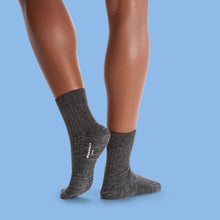 Load image into Gallery viewer, Women's Lightweight Ribbed Quarter Sock 4-Pack
