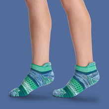 Load image into Gallery viewer, Youth Brush Stripe Ankle Sock 4-Pack
