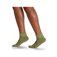 Load image into Gallery viewer, Women's Sparkle Quarter Sock 4-Pack
