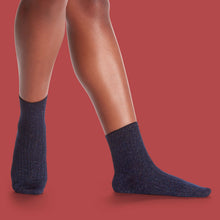 Load image into Gallery viewer, Women's Lightweight Sparkle Ribbed Quarter Socks
