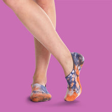 Load image into Gallery viewer, Women's Lightweight Tie Dye No Show Socks
