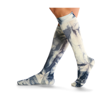 Load image into Gallery viewer, Women's Tie Dye Performance Ski &amp; Snowboard Socks
