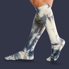 Load image into Gallery viewer, Women's Tie Dye Performance Ski &amp; Snowboard Socks
