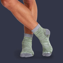 Load image into Gallery viewer, Men's Hiking Quarter Socks
