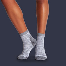 Load image into Gallery viewer, Women's Hiking Quarter Socks
