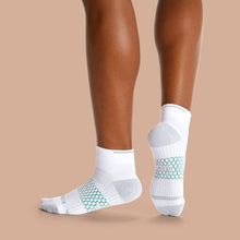 Load image into Gallery viewer, Women's Performance Golf Quarter Socks
